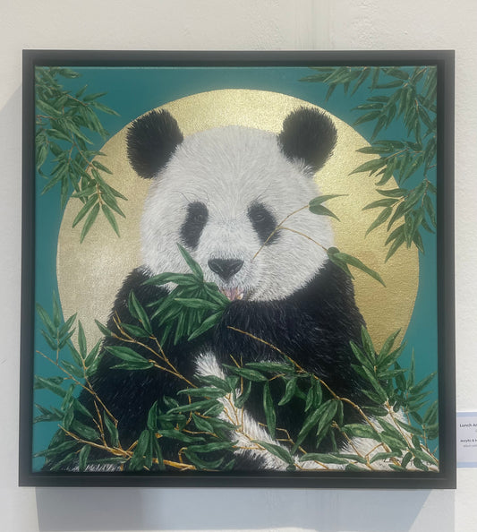 Lunch Among The Leaves